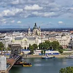 Parliament View - Free Parking Nearby 아파트