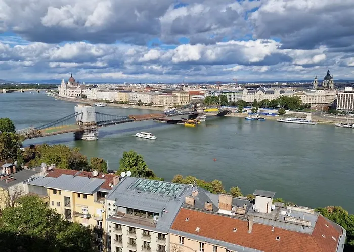Parliament View - Free Parking Nearby * Budapest